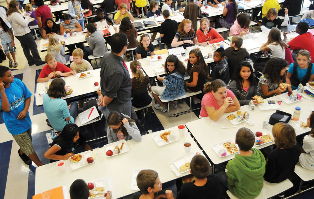 Image of Mitchell Elementary Students eating lunch
